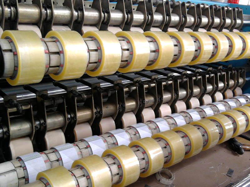 生產(chǎn)透明膠帶需要幾臺設(shè)備？